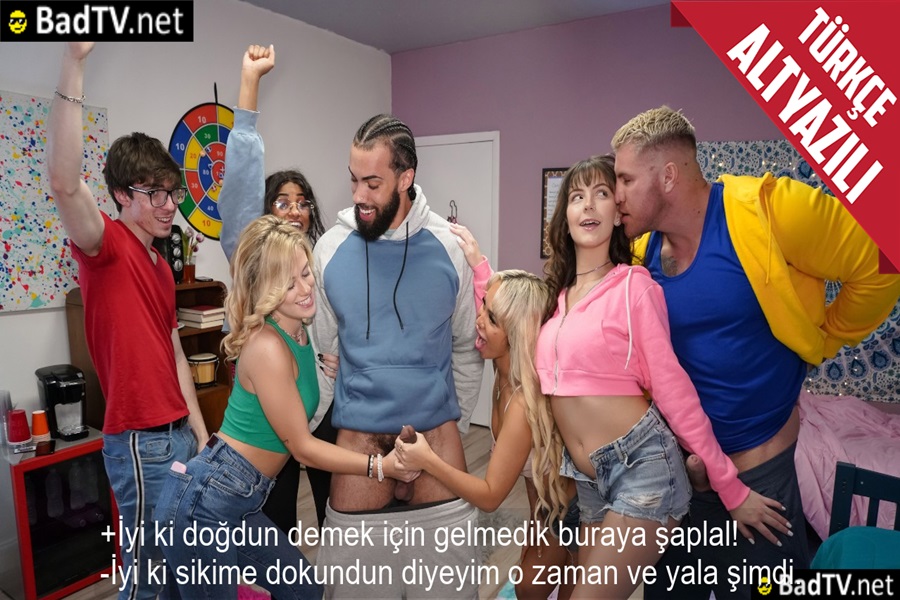 Üniversiteli Gençler Doğum Günü Düzenledi Mum Yerine Sikler Üflendi